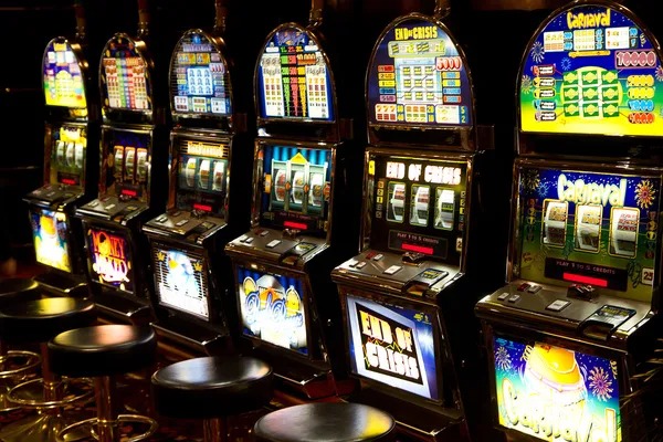 dukuncuan live dealer studio with multiple camera angles